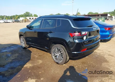 2022 Jeep Compass Limited 4X4 из США, поврежденный, VIN 3C4NJDCB8NT118203